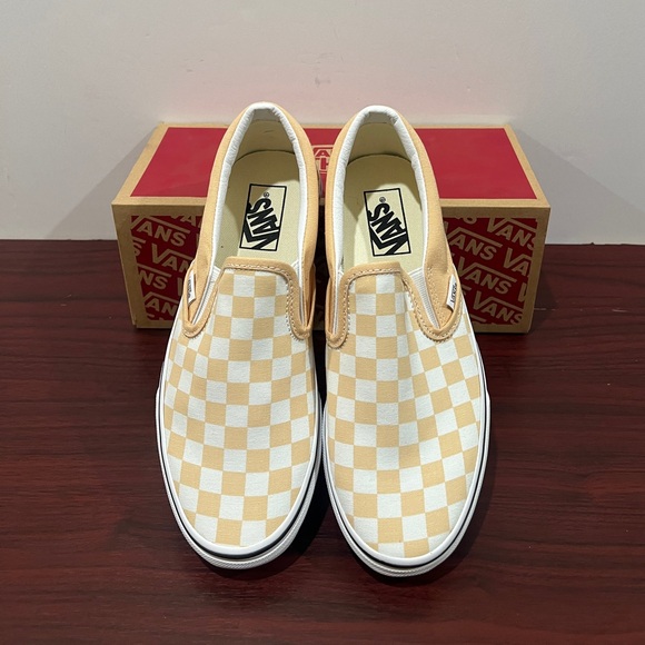 Vans Other - Vans, Classic Slip-On, VN0A7Q5DBLP, Peach & White
